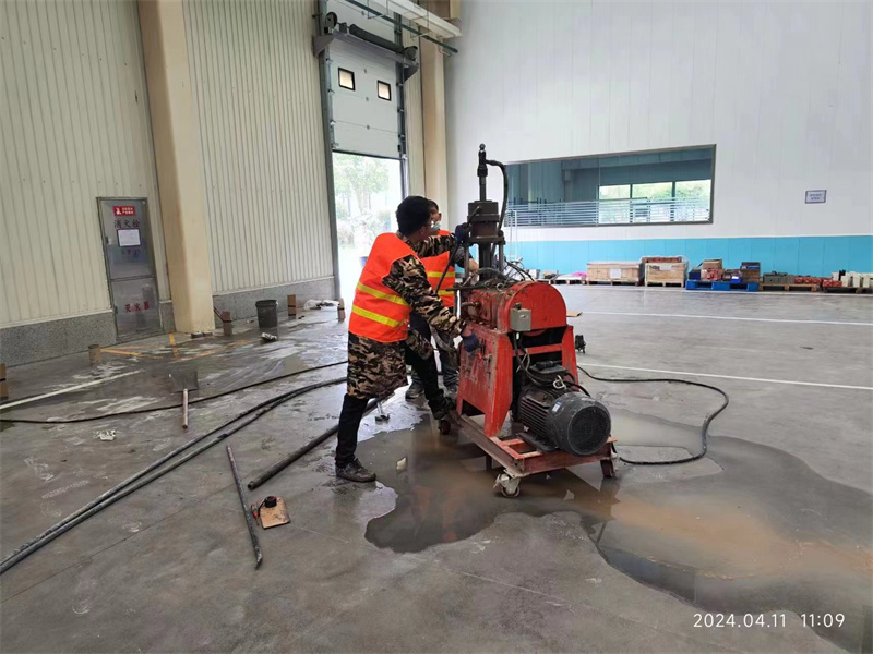 宁安厂房地面下沉塌陷注浆加固施工